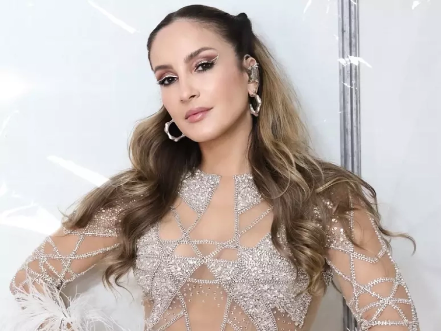 Claudia Leitte deveria desistir do axé para cantar gospel