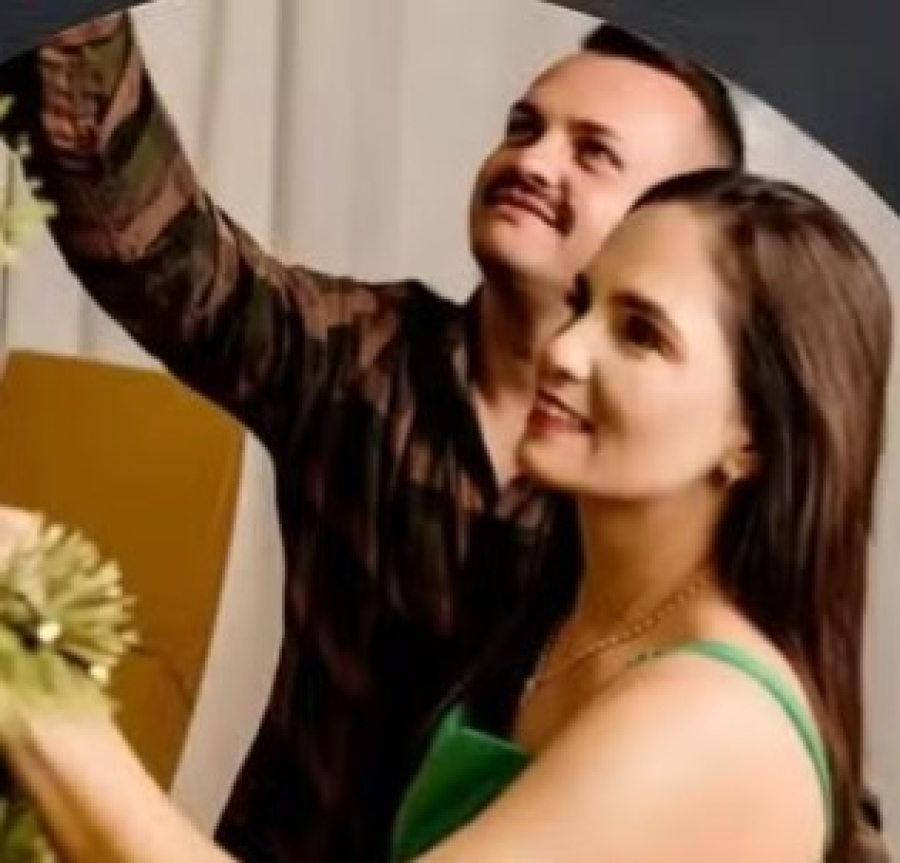 Esposa de PM suspeito de matar personal trainer se entrega à polícia em Cuiabá