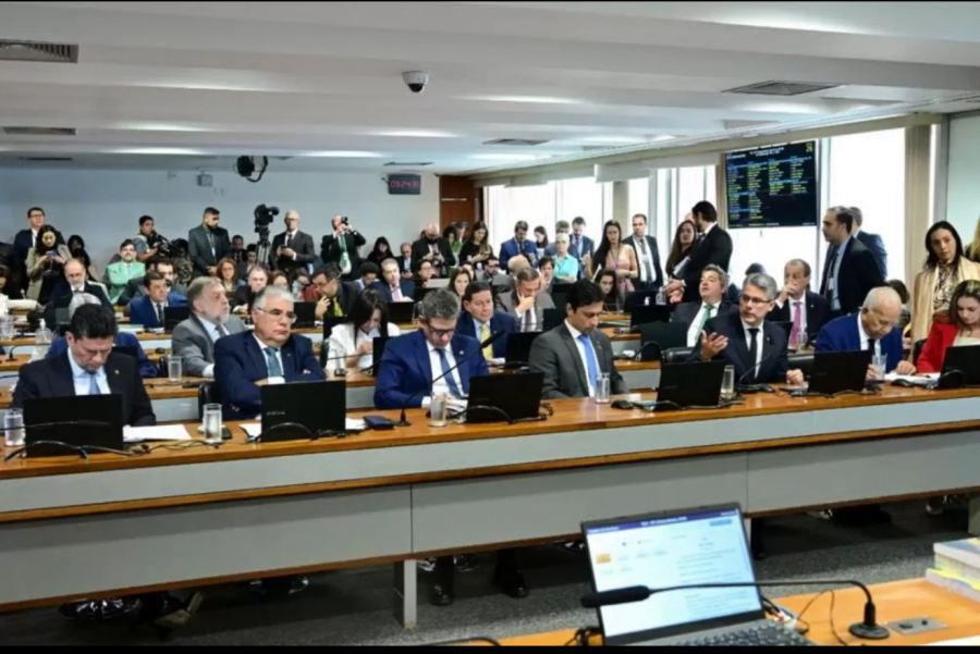 Senado arquiva PEC da Blindagem após rejeição unânime na CCJ
