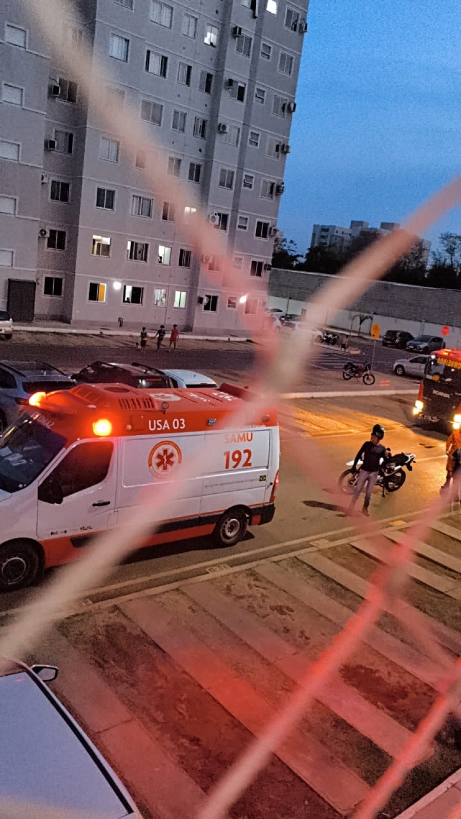 Bebê cai do 3º andar de prédio em Cuiabá e é socorrido em estado grave