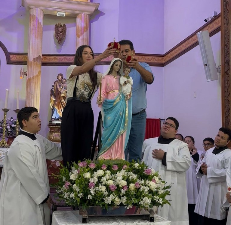 Presidente da Câmara participa da coroação de Nossa Senhora da Guia durante abertura de festejo em Várzea Grande