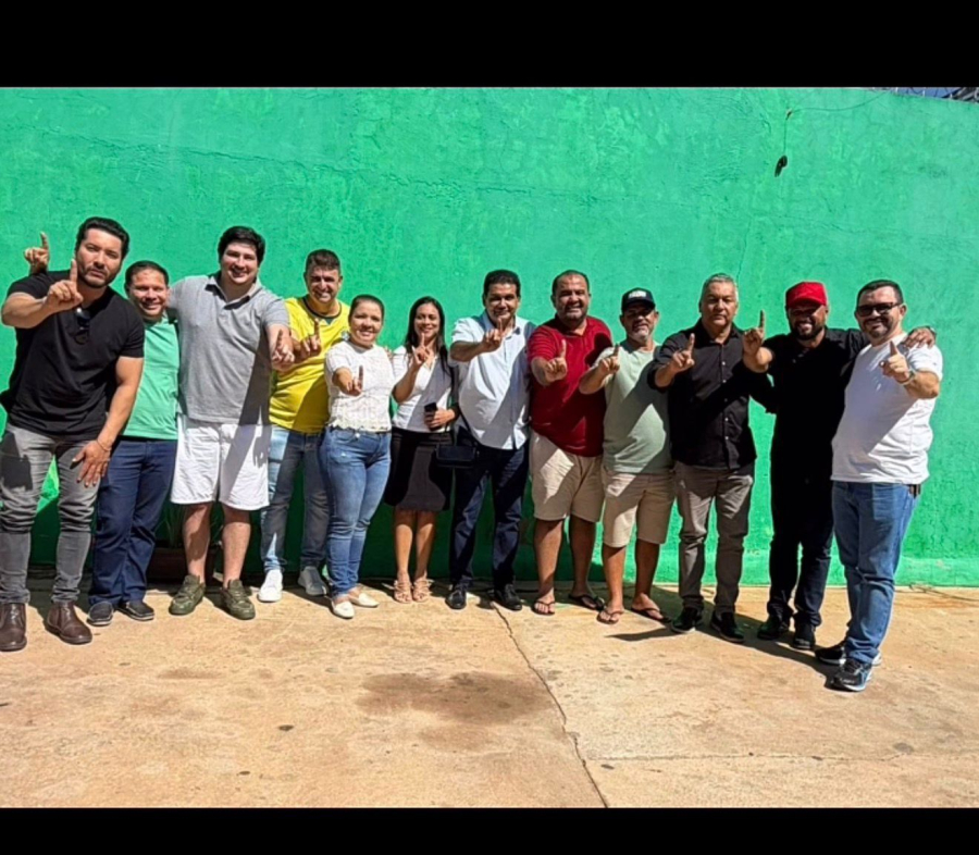 Wanderley toma café com 11 colegas e sinaliza força para seguir no comando da Câmara de VG