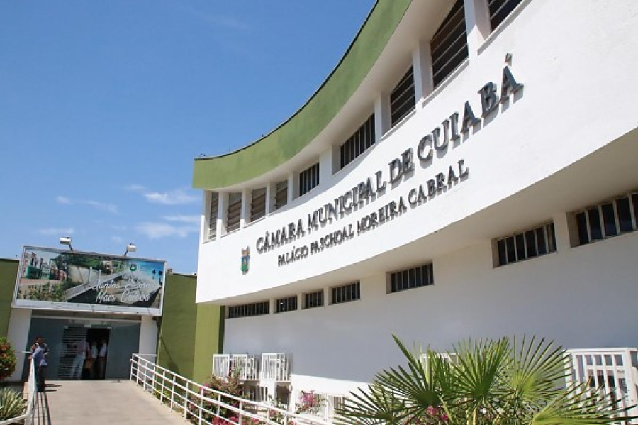 Câmara de Cuiabá condiciona salário de vereadores a comparecimento em sessões