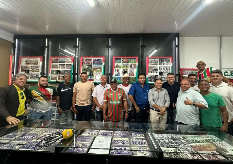 Operário celebra aniversário e tem história preservada na Câmara de VG