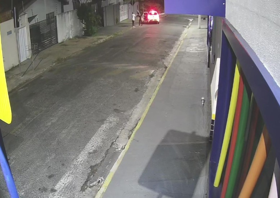Adolescentes suspeitos de roubos morrem em confronto com a PM em Cuiabá