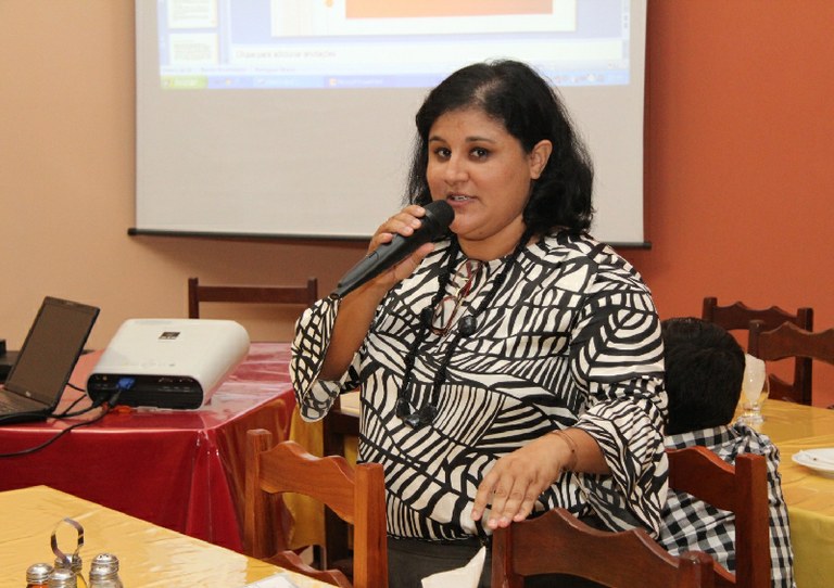 Câmara de Várzea Grande realiza entrega do Título Elisangela Neponuceno