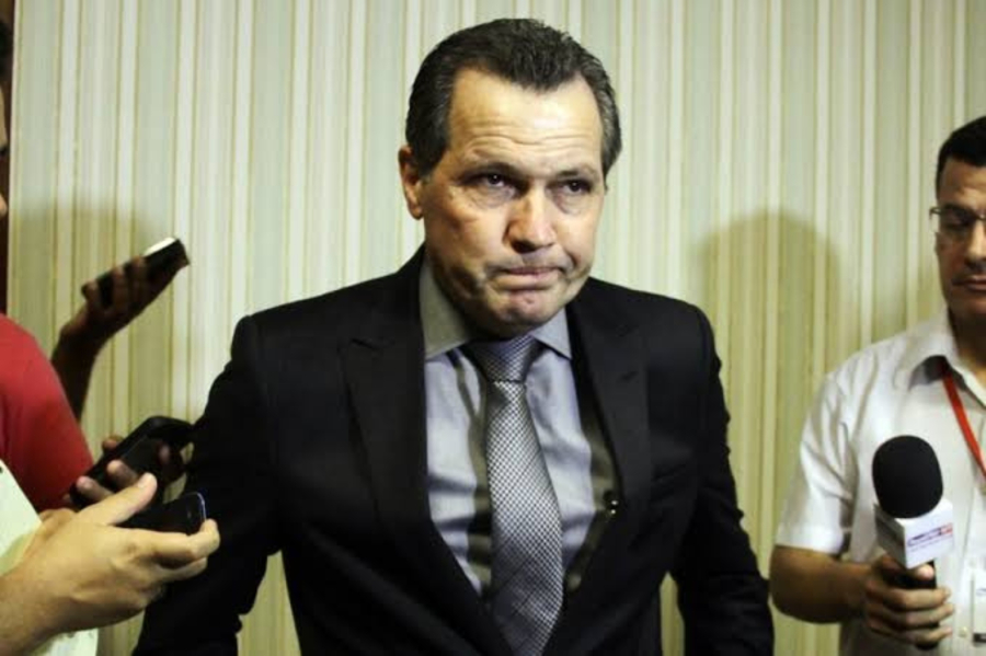 Justiça derruba demissão de ex-secretário de Silval e manda Estado pagar salários retroativos