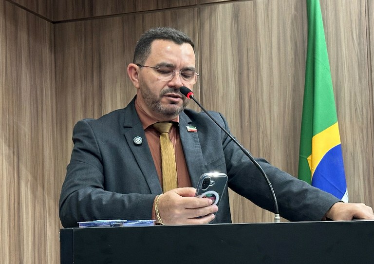 Alessandro Moreira afirma que Câmara já autorizou mais de R$ 155,6 milhões em alterações orçamentárias e rebate críticas sobre demora na tramitação de projetos
