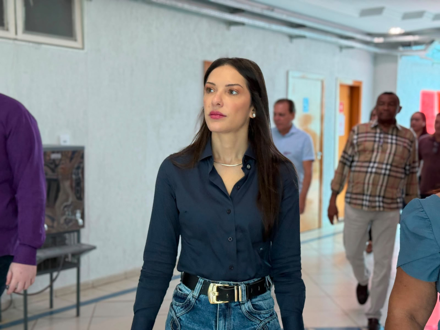 Janaina Riva reúne vereadores de Várzea Grande para debater prioridades do município