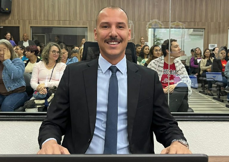 Vereador Lucas articula e bairro Chapéu do Sol é contemplado com recapeamento asfáltico em Várzea Grande
